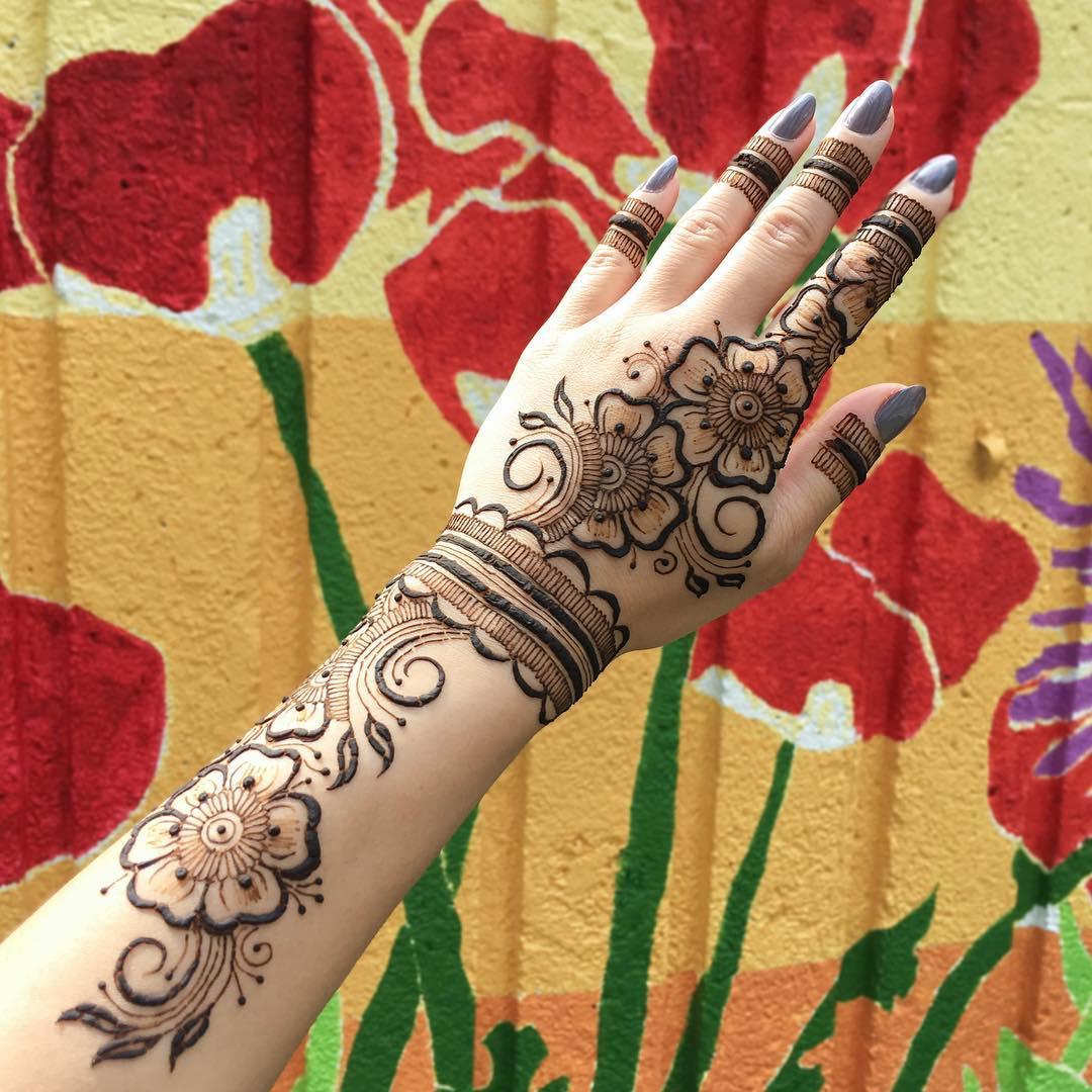 Bracelet Mehndi Designs Simple And Elegant for 2024