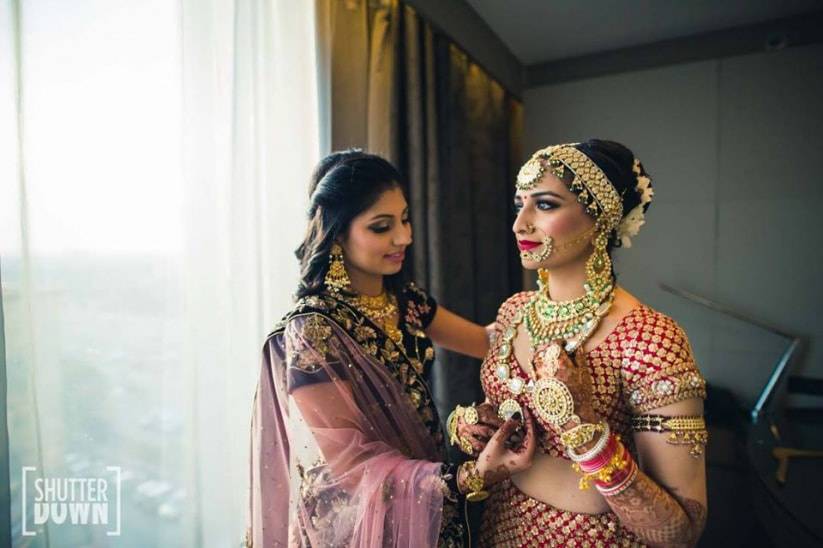 Couple Pose of Bride and Groom - India Editorial Image - Image of horse,  baraat: 113532665