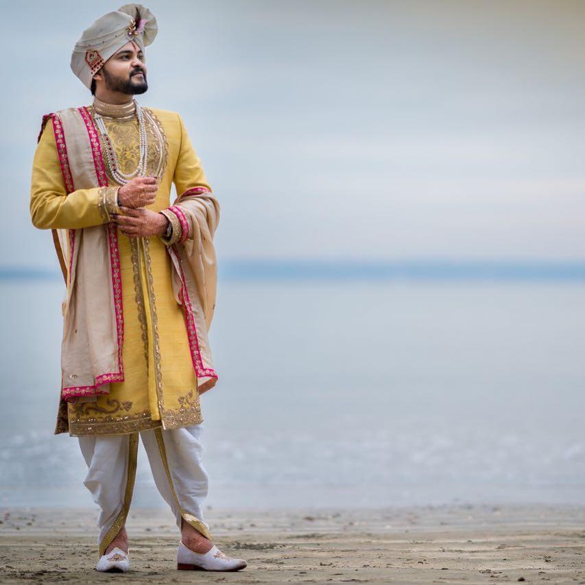 Royal Marathi Grooms That Aced The Peshwai Wedding Look | Couple wedding  dress, Wedding outfit, Indian wedding outfit