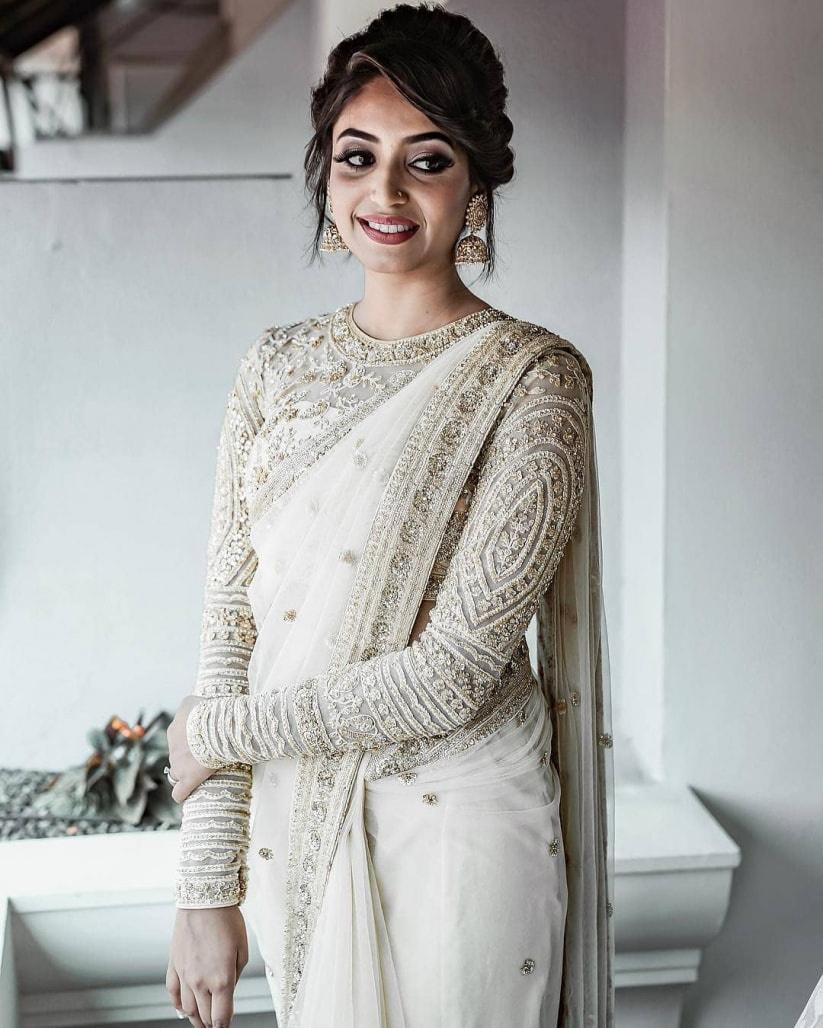 White saree with hotsell golden border for wedding