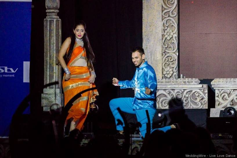 How To Dress up for a Retro Bollywood Theme Party | saree.com by Asopalav