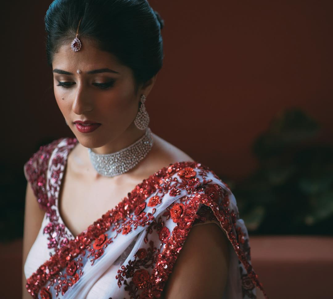 Photo: Janhvi Kapoor looks no less than a diva in THIS exquisite pink saree