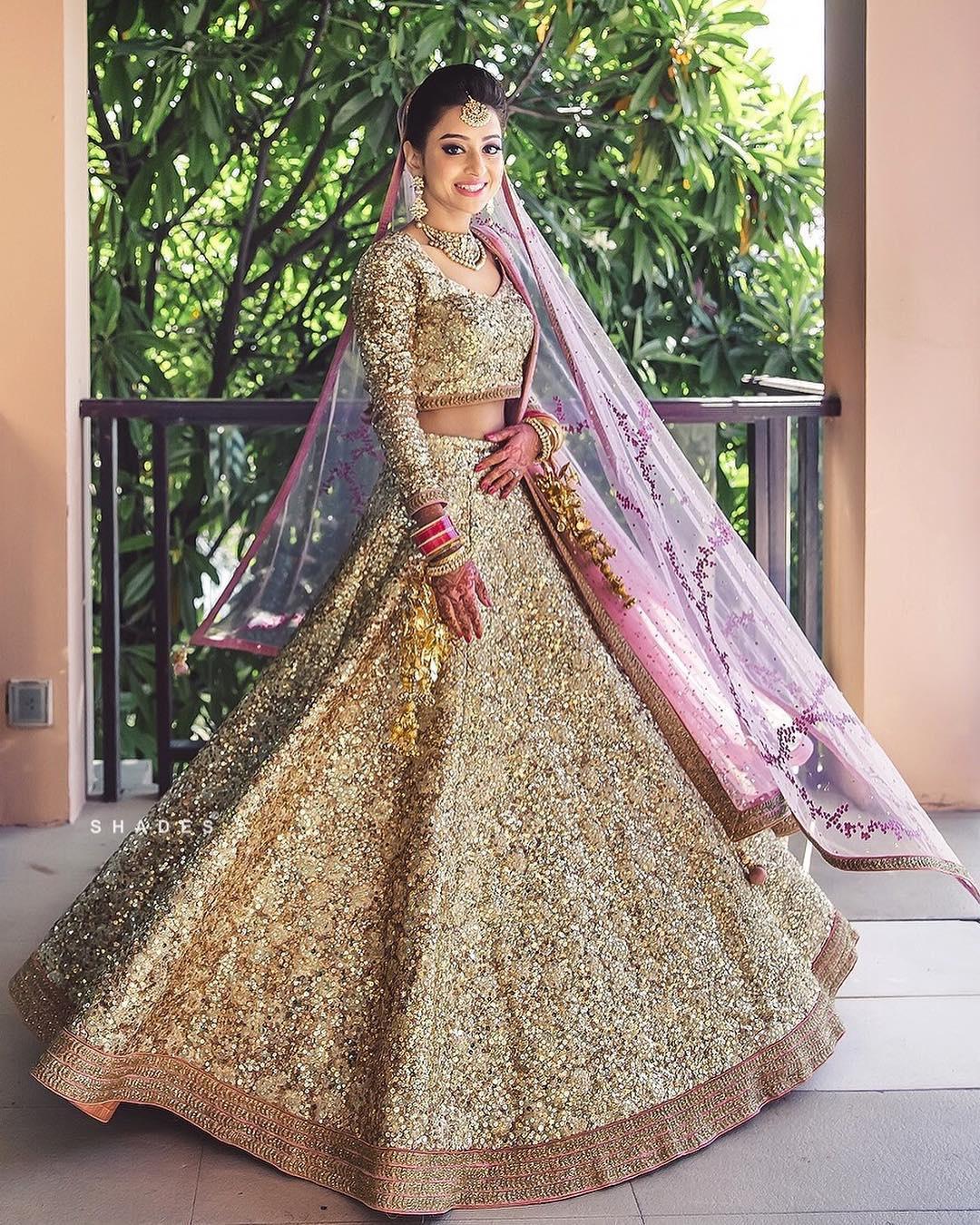 8 Stunning Gold Indian Wedding Dresses ...