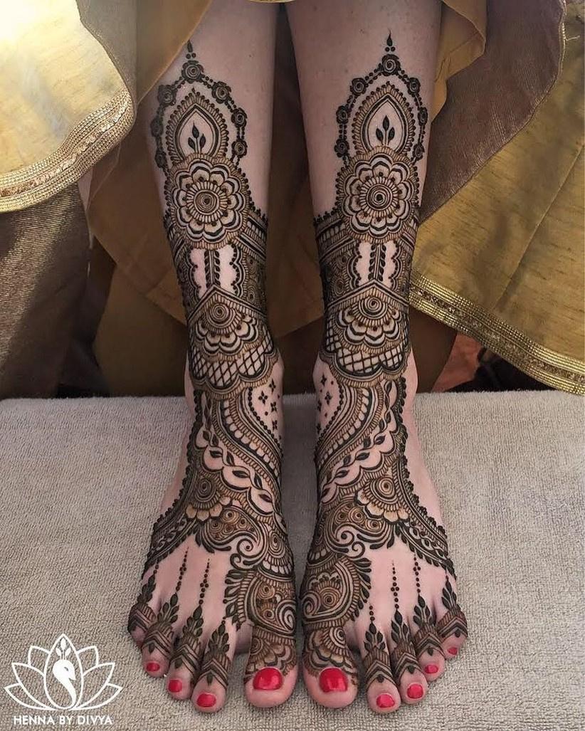 15 Beautiful and Easy Mehndi Designs for Leg