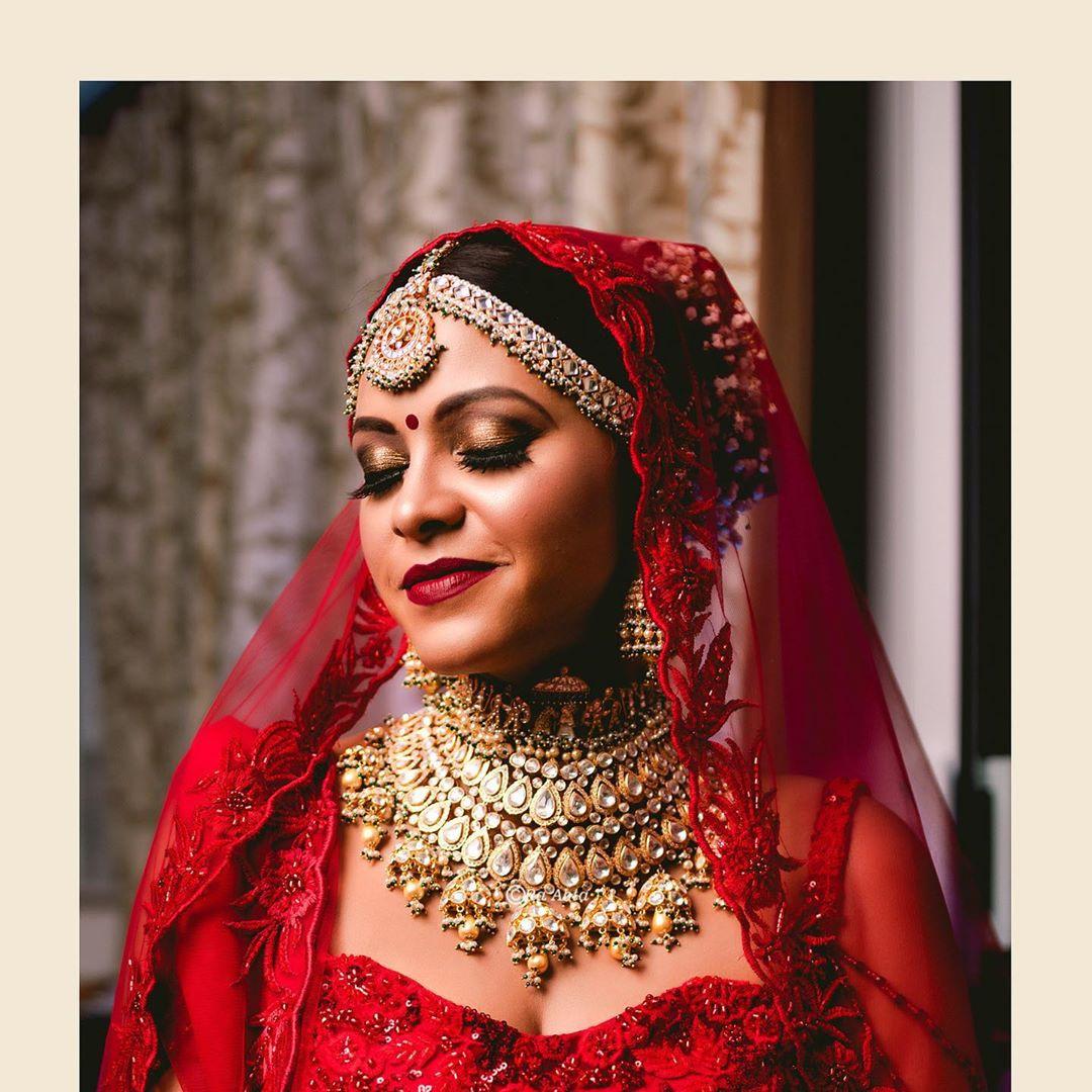 Bridal jewellery for hot sale maroon lehenga