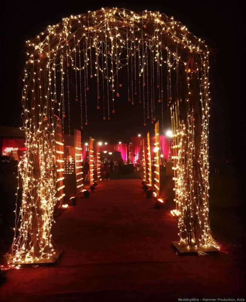 10 Glitzy Ways to Use Fairy Lights in Your Wedding Decoration