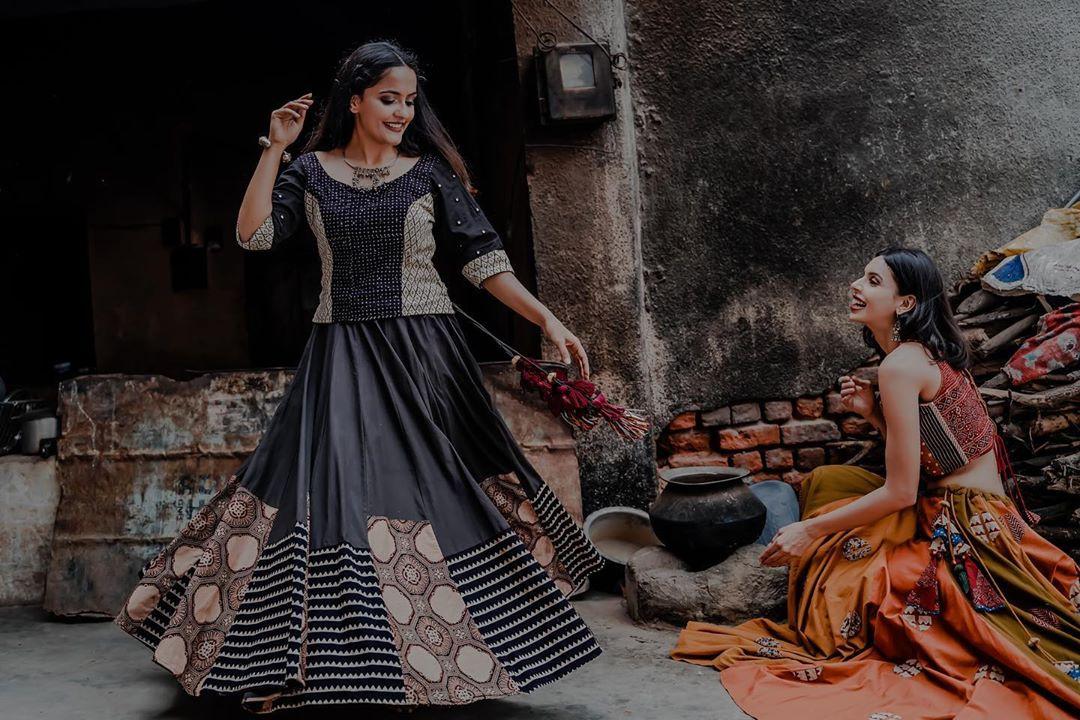 Buy Komal Collection's Women's Heavy Kutchi Embroidery Cotton Navratri Lehenga  Choli for Ras Garba,Yellow,Free Size at Amazon.in