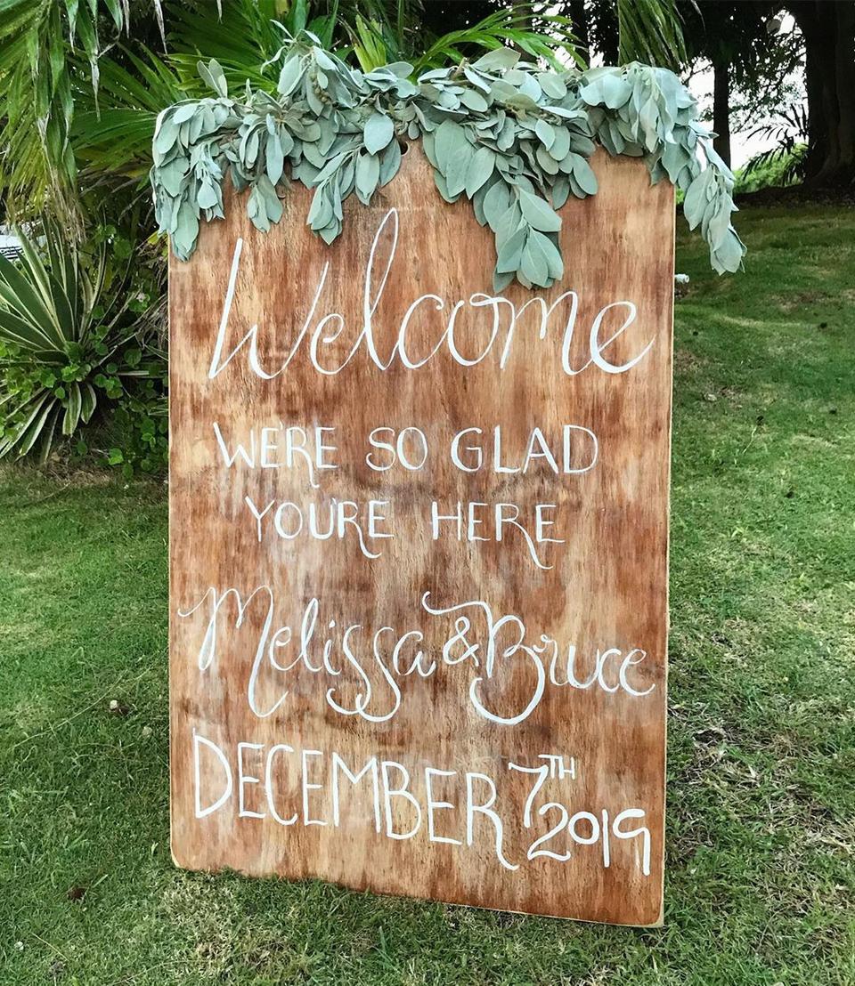 Wedding Name Board Designs That Will Add 5-stars to Your D-day Decor