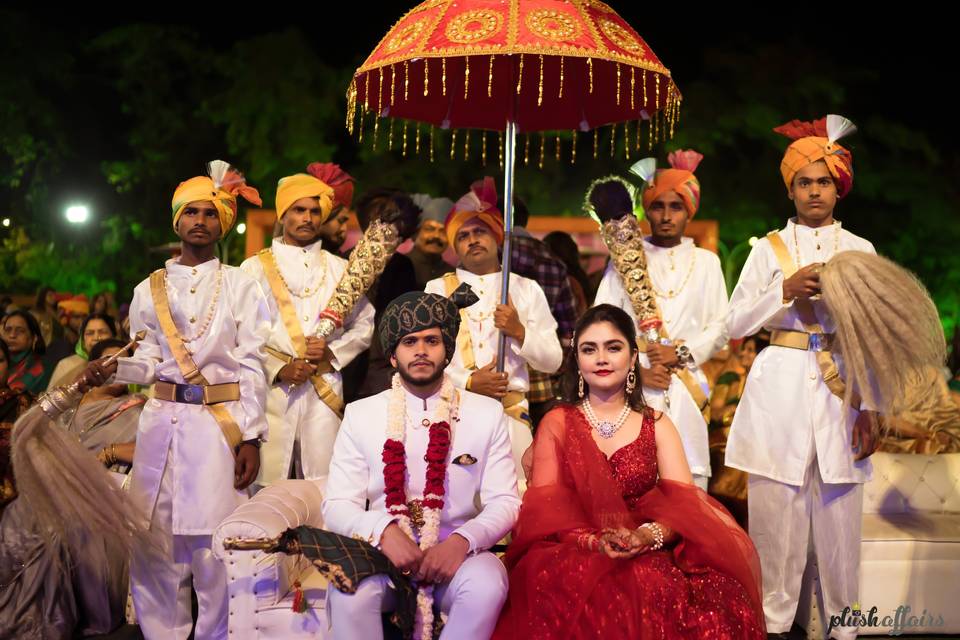 This Couple Got Married at the Police Officer's Mess by the Water