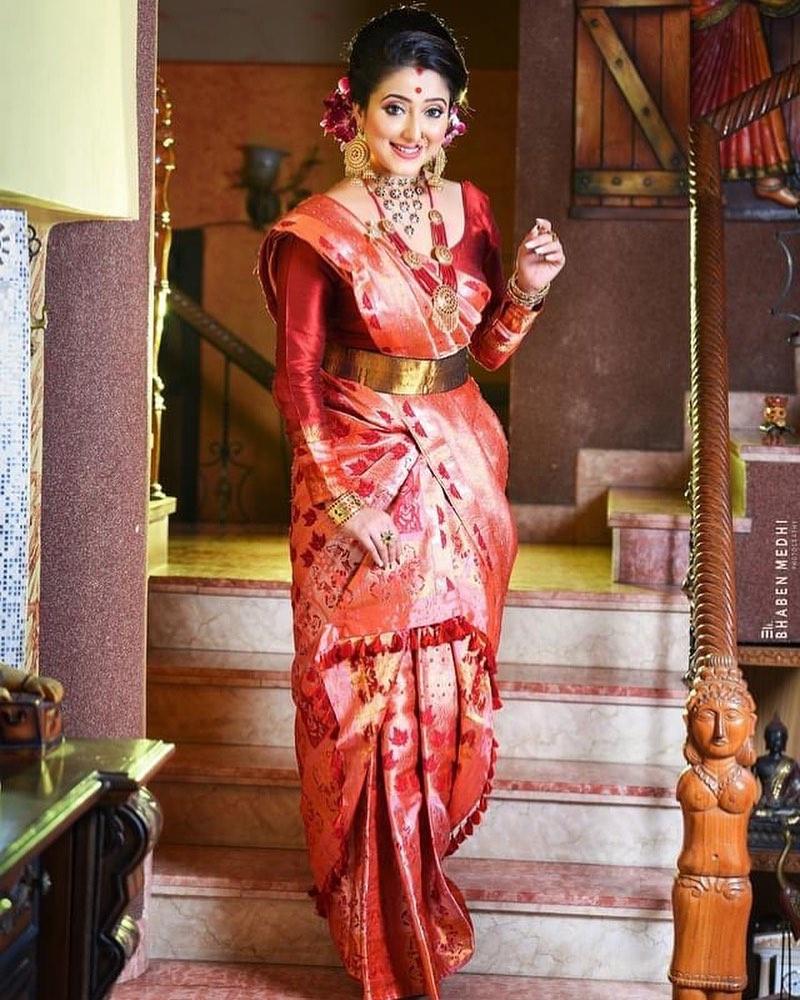 Latest Mekhela Chadar Designs for the Brides Her Bridesmaids