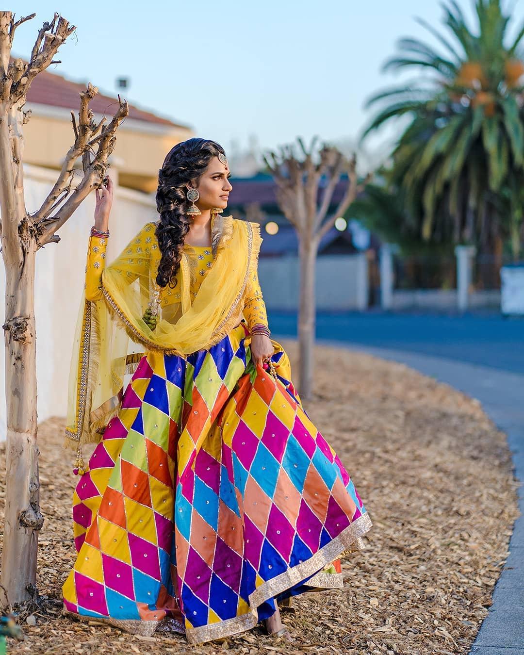 punjabi suit, orange, red, yellow, farm, khet, kudi, punjabi mutiyar,  pranda, lambi gut, wonderfu… | Pakistani fancy dresses, Indian designer  outfits, Punjabi girls