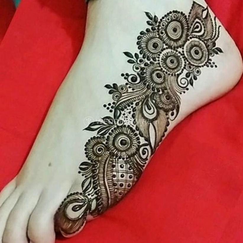 Foot mehndi design simple | leg mehndi design | pairo ki mehandi ka design  | feet mehndi dizain - YouTube