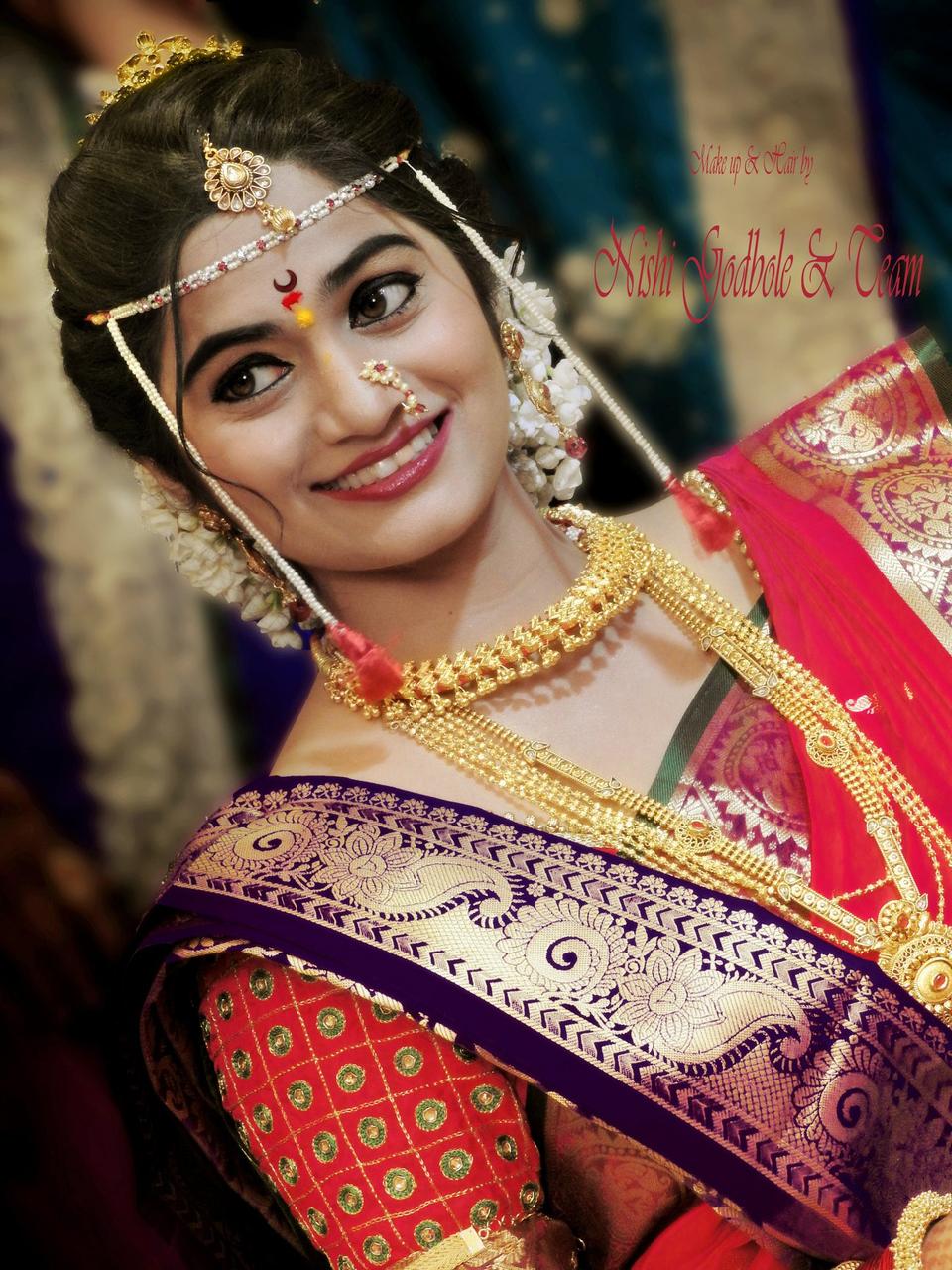 Want The Marathi Bridal Makeup Look? Here's How To Achieve That