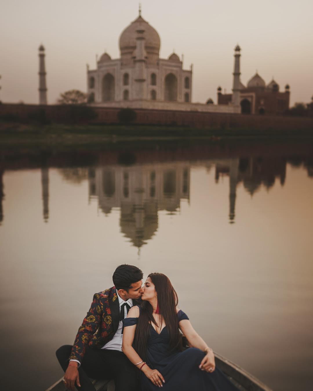 Duke and Duchess of Cambridge pay loving tribute to Diana on visit to  India's Taj Mahal