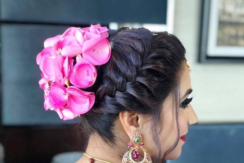 Charm Your Wedding Look By These Amazing Bun Hairstyles! | Weddingplz