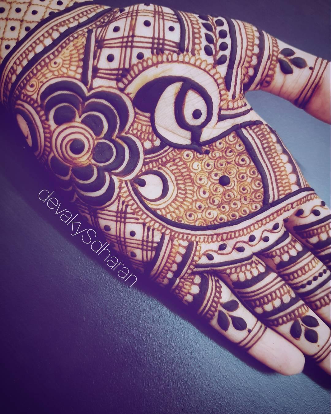 best peacock mehndi design