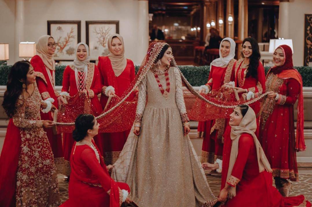Pakistani Bridal Wear - Bright Red Scalloped Maxi - Lehenga Dupatta |  Pakistani bridal dresses, Pakistani bridal, Red lehenga