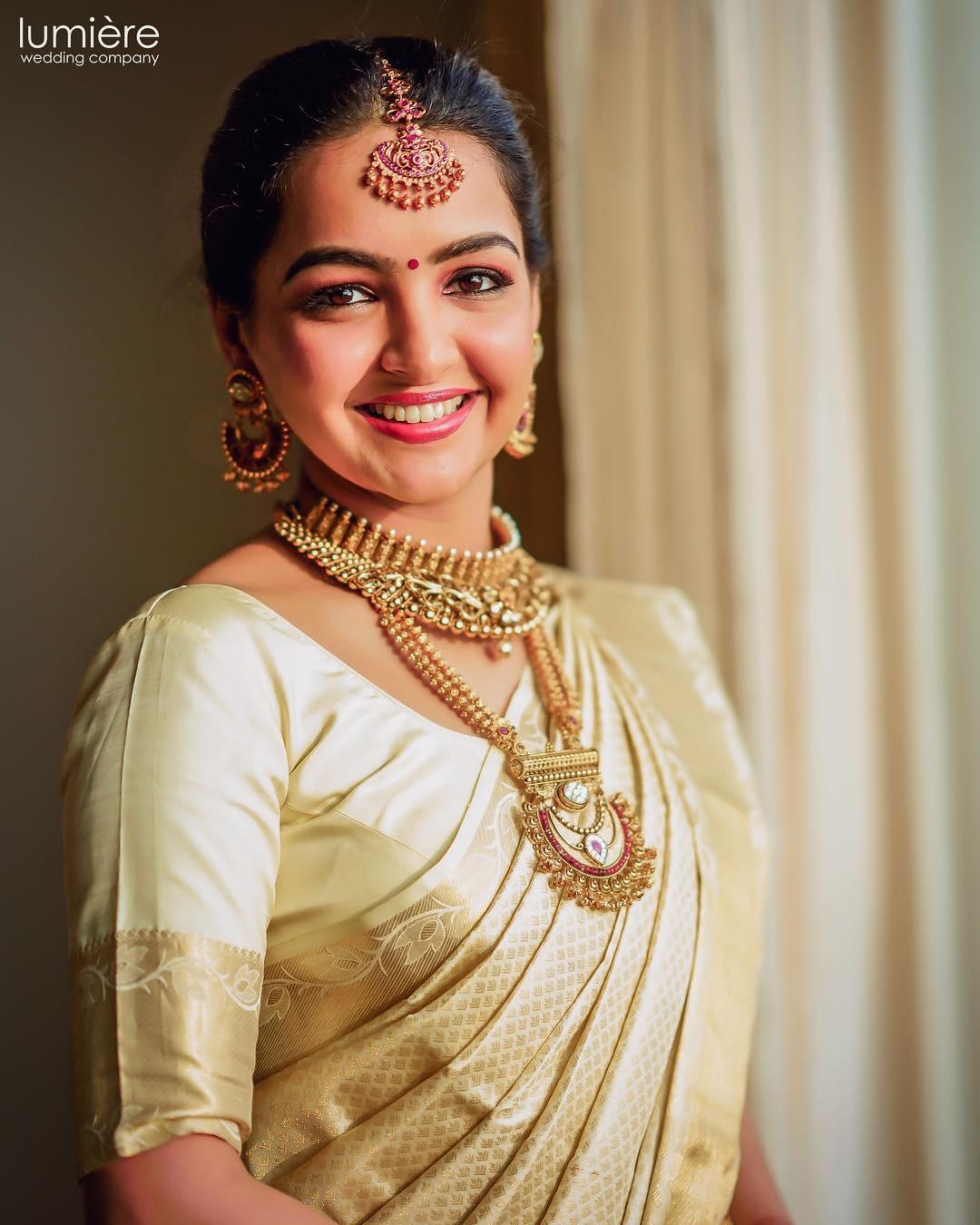 Traditional South Indian Bridal Saree | Stunning Red and Gold Sari