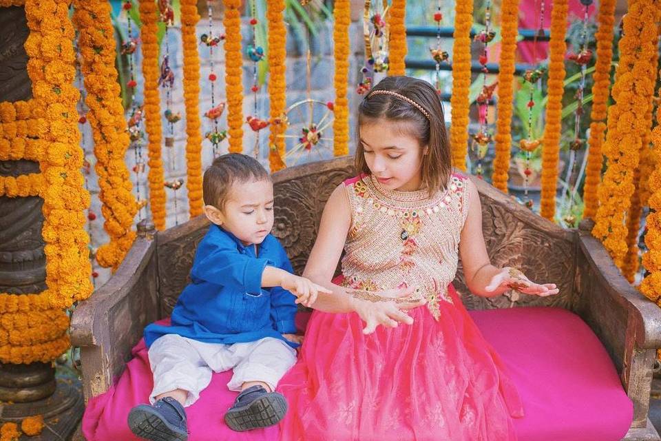 Kids age 1-6 yrs Banarasi Big Border lehenga paired with pretty maggam –  siyarasfashionhouse