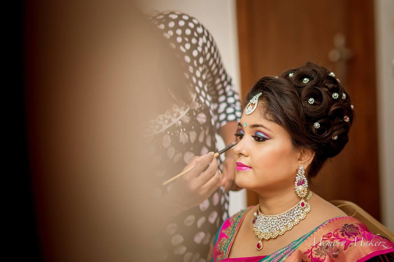 Back side portrait of Indian woman wearing saree and beautiful braided  hairdo on her long hair 24753489 Stock Photo at Vecteezy