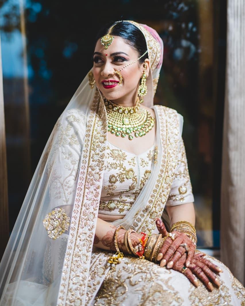 The Classic White and Gold Lehenga for Your Classic D-day Outfit