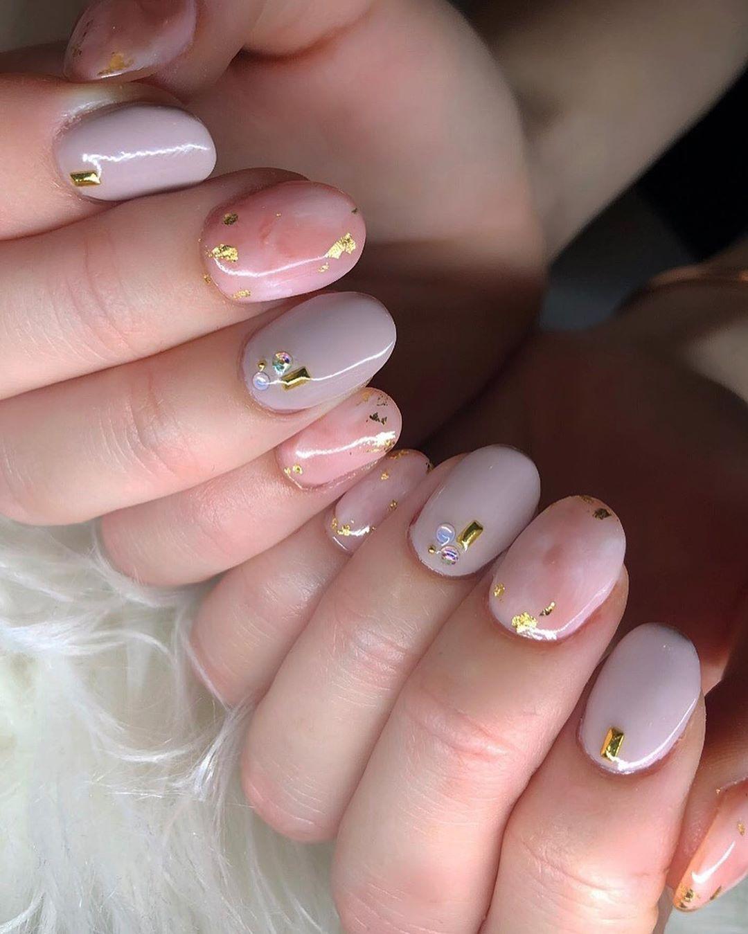 18 Chic Wedding Nail Ideas for Elegant Brides