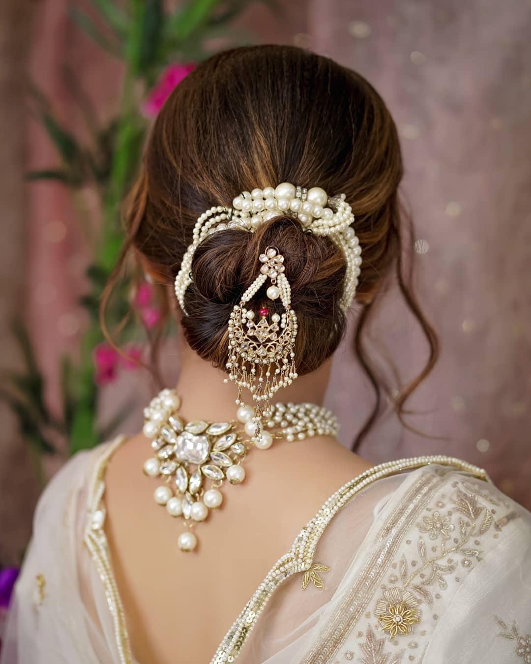 Check out simple bun hairstyles to rock your saree look - Fashion Whenever