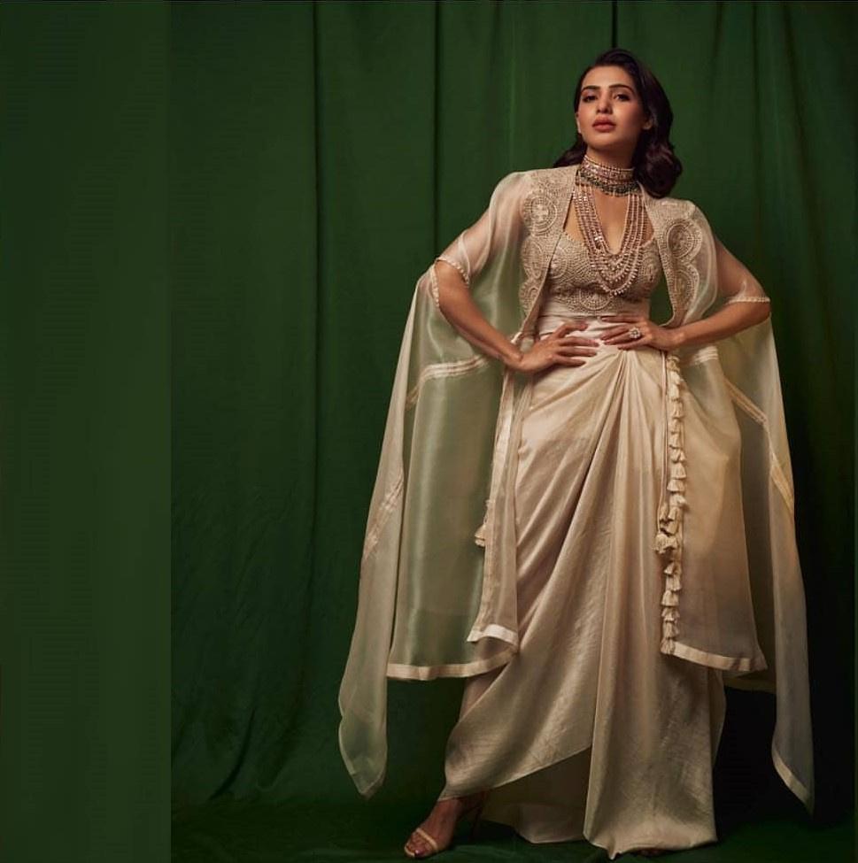 Raveena Tandon in Anamika Khanna Dress | Zeenat