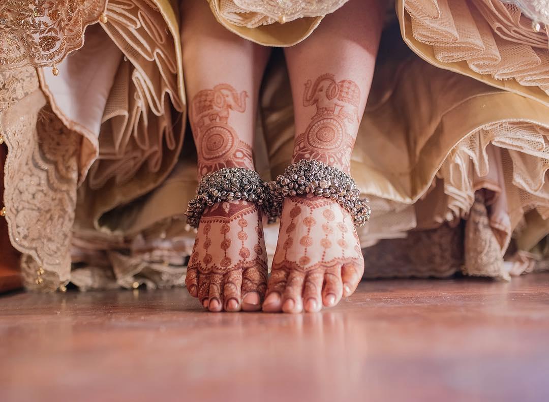 Pin on leg mehndi designs