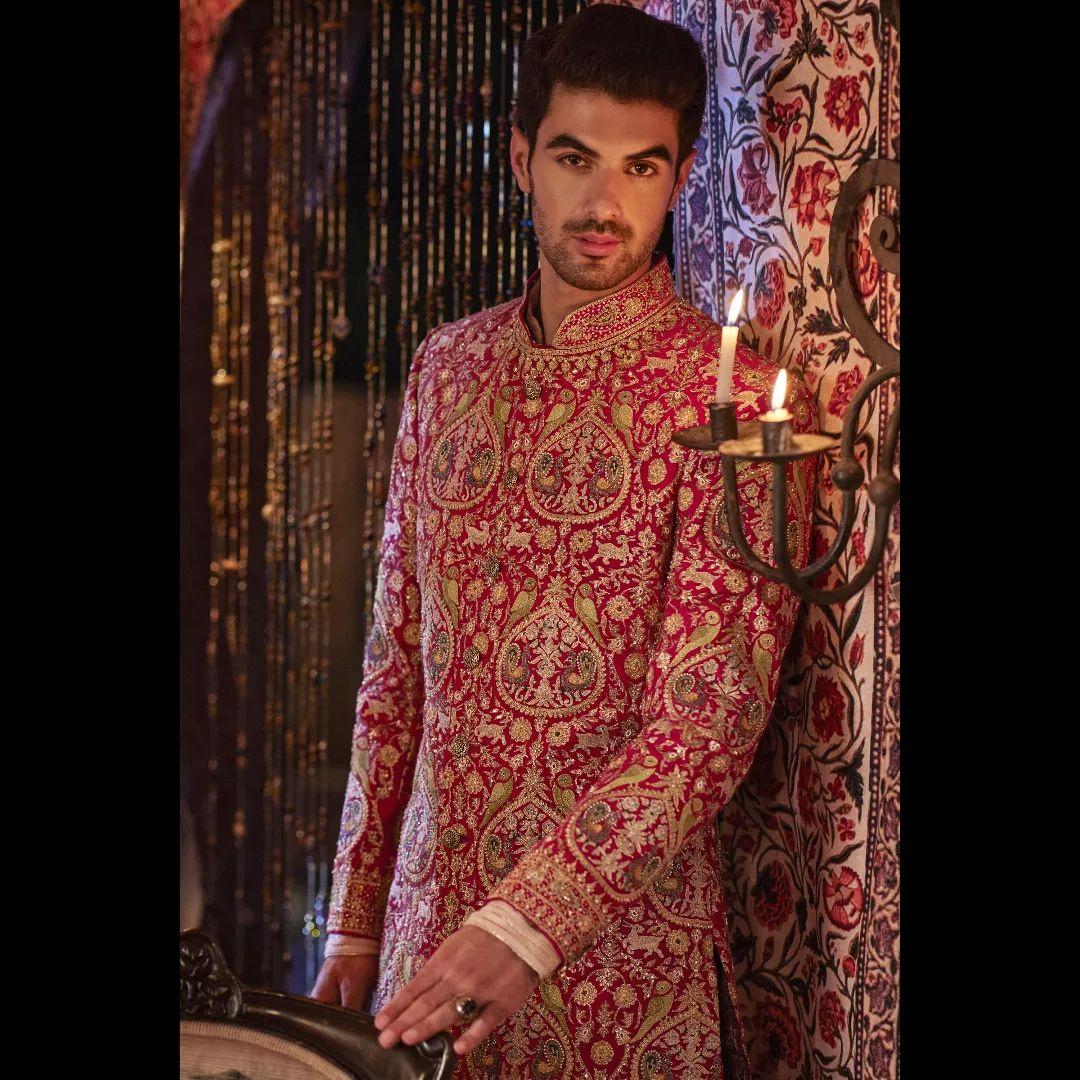 A complete guide to buying Indian Wedding Dresses for Men online! – Bonsoir
