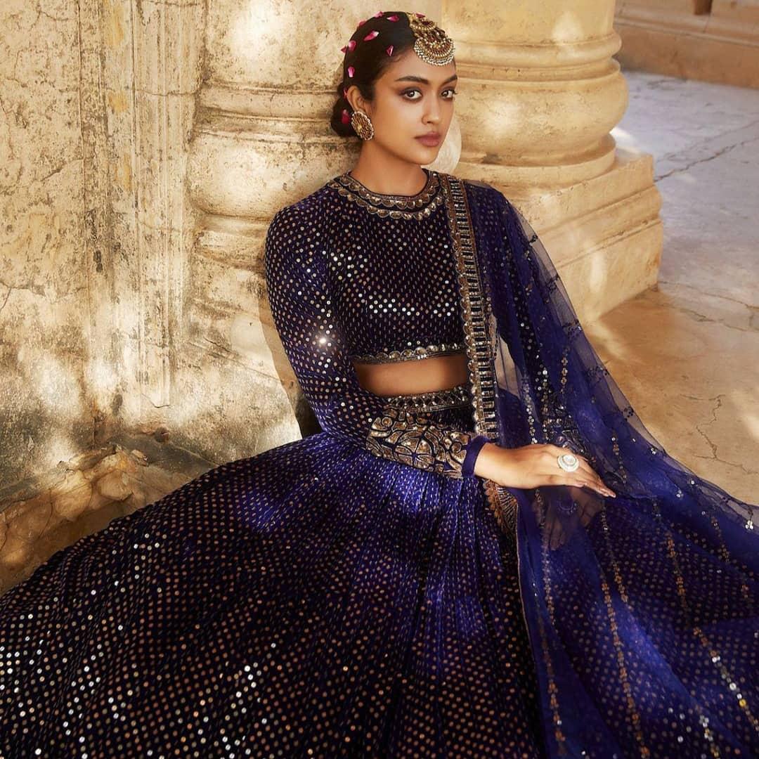 Nothing We Love More Than A Glimmering Mirrorwork Lehenga! | WedMeGood