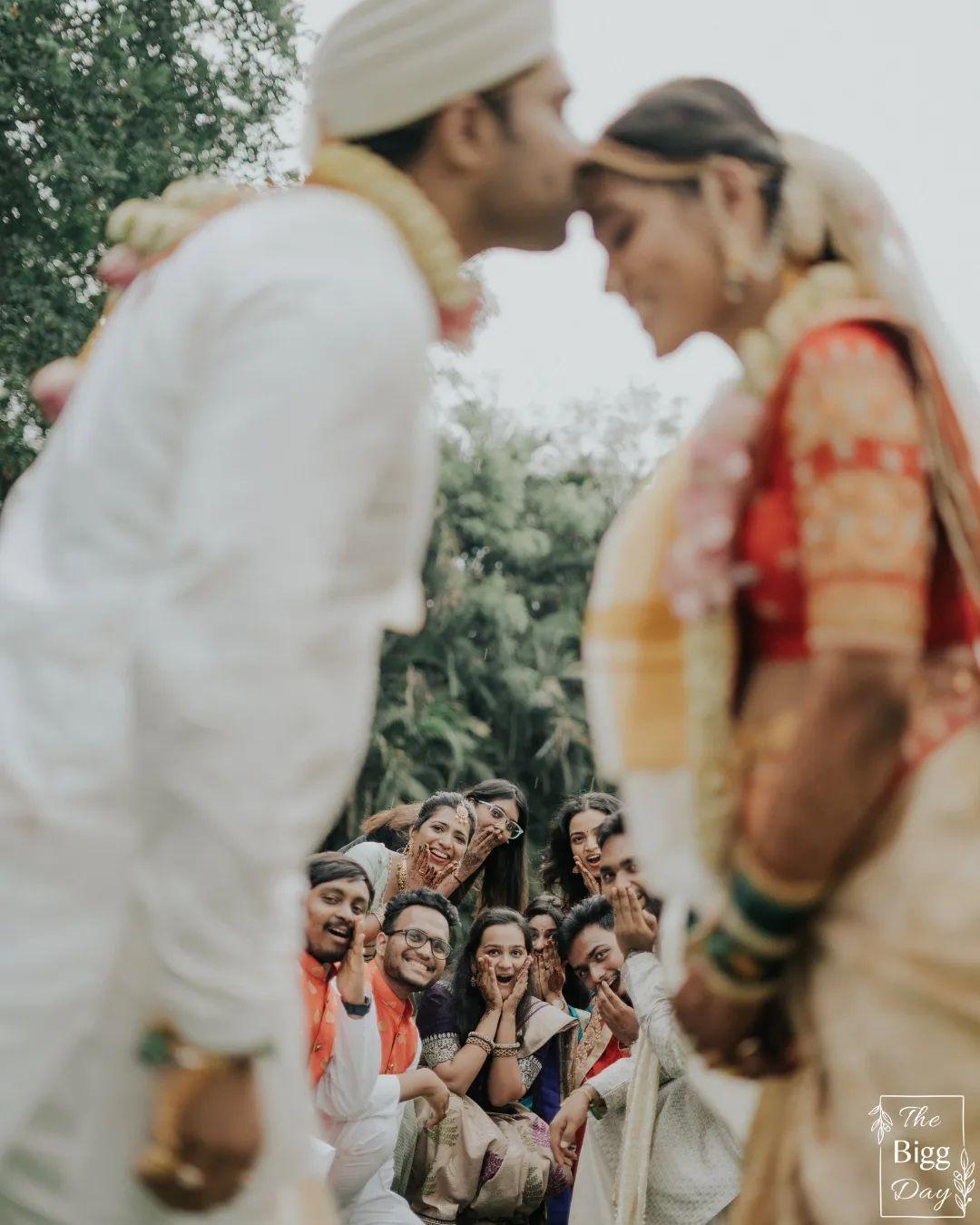 Wedding dulha dulhan pose | Indian bride poses, Wedding couple poses  photography, Bride photography poses