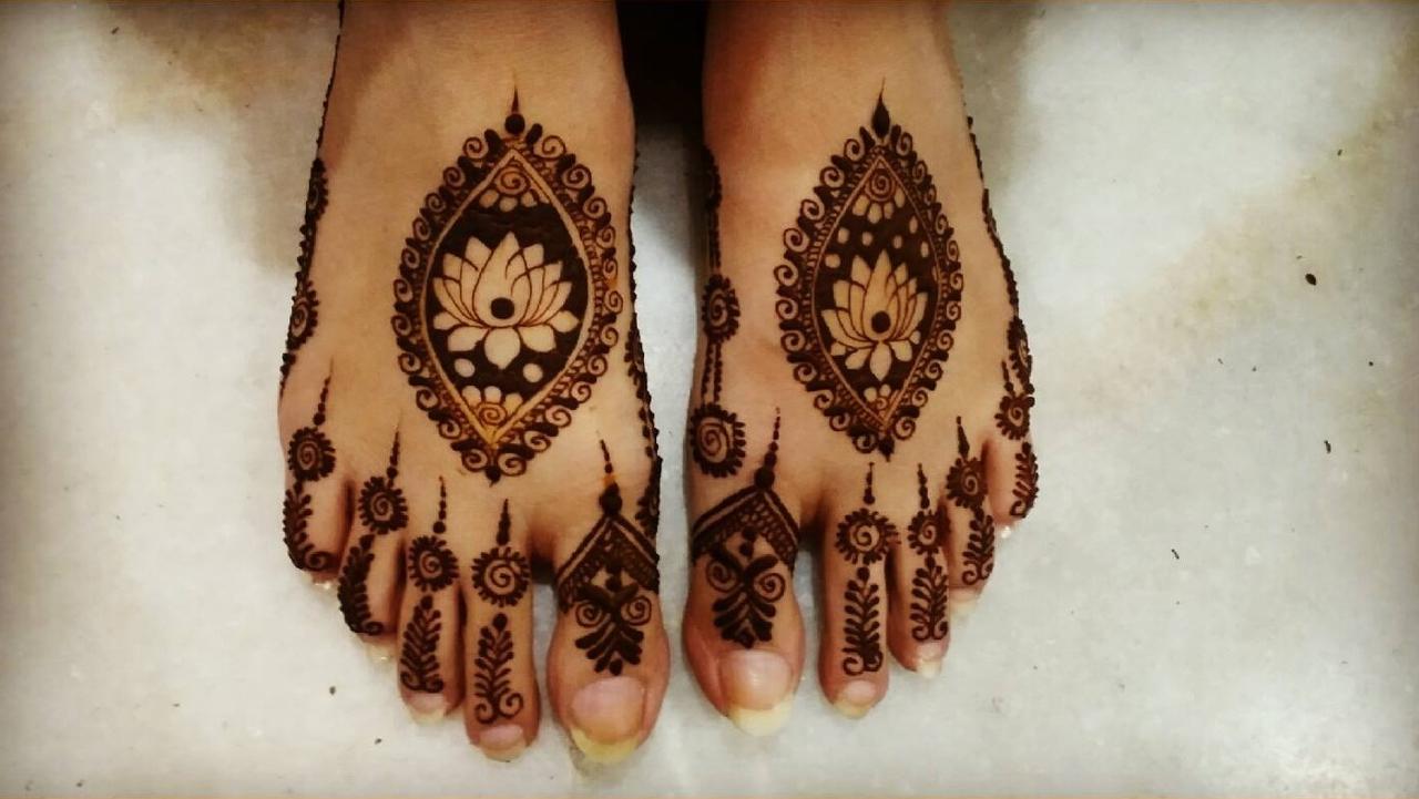 Mehendi Arts by Maliha - Easy 10 minutes simple henna tattoo🥰 Tutorial of  this Amazing design is uploaded on my channel..u guys can have a  check-https://youtu.be/4Fy-mKwbYPU 📣Don't forget to subscribe my channel