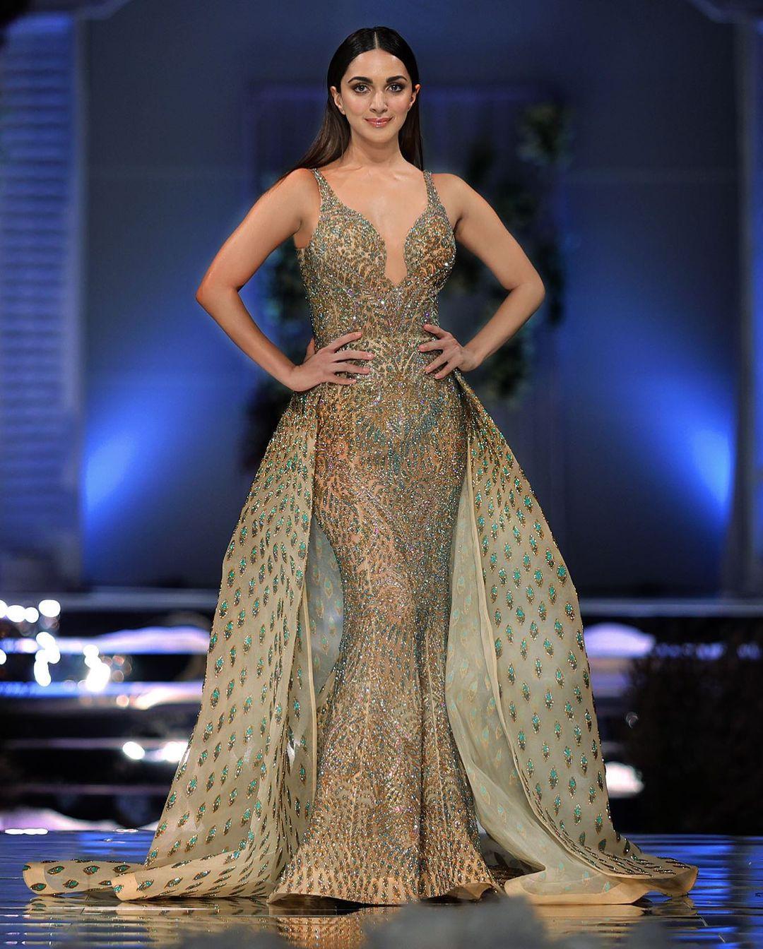 Exlusive Designer Runway Dress & Gown Collections