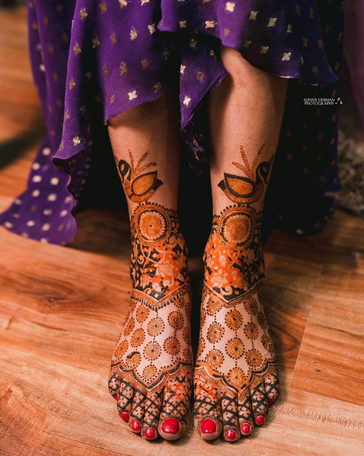 105918 leg mehndi designs 5