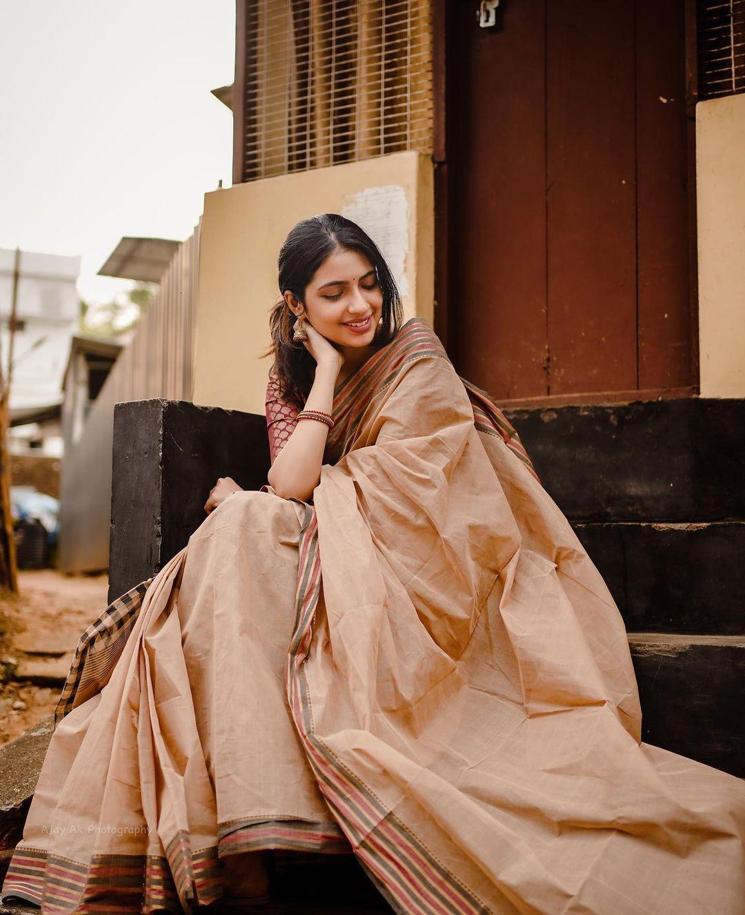 Indian Traditional Beautiful Young Girl In Saree Posing Outdoors Stock Photo,  Picture and Royalty Free Image. Image 147642026.