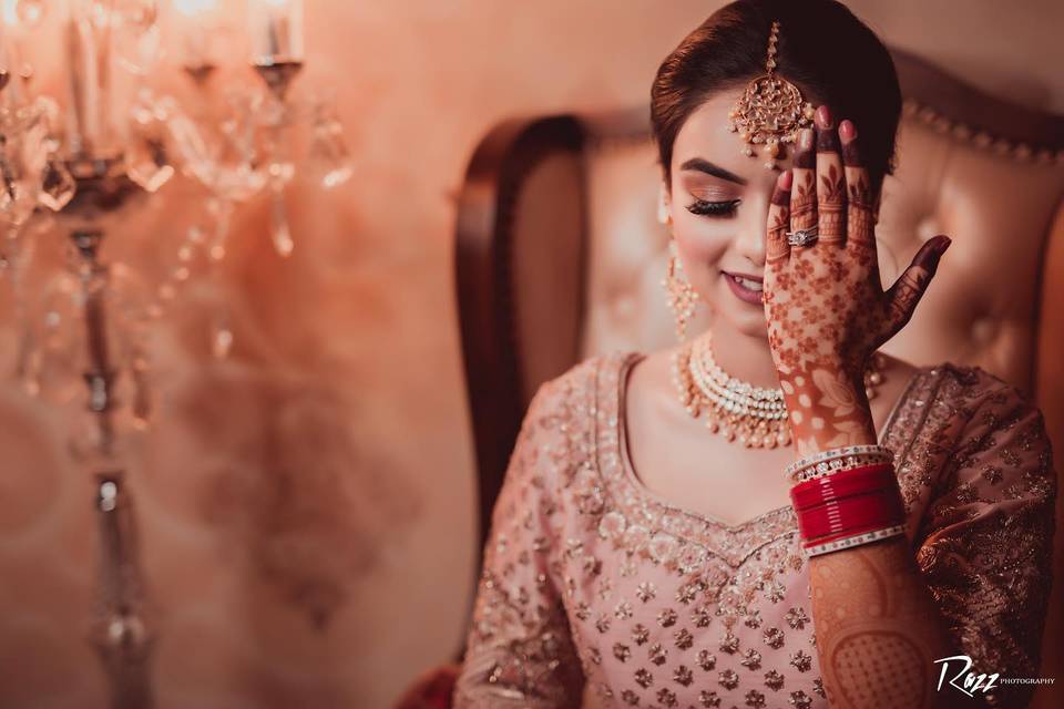 Top 25 Wedding Songs for Family's Performances at Sangeet