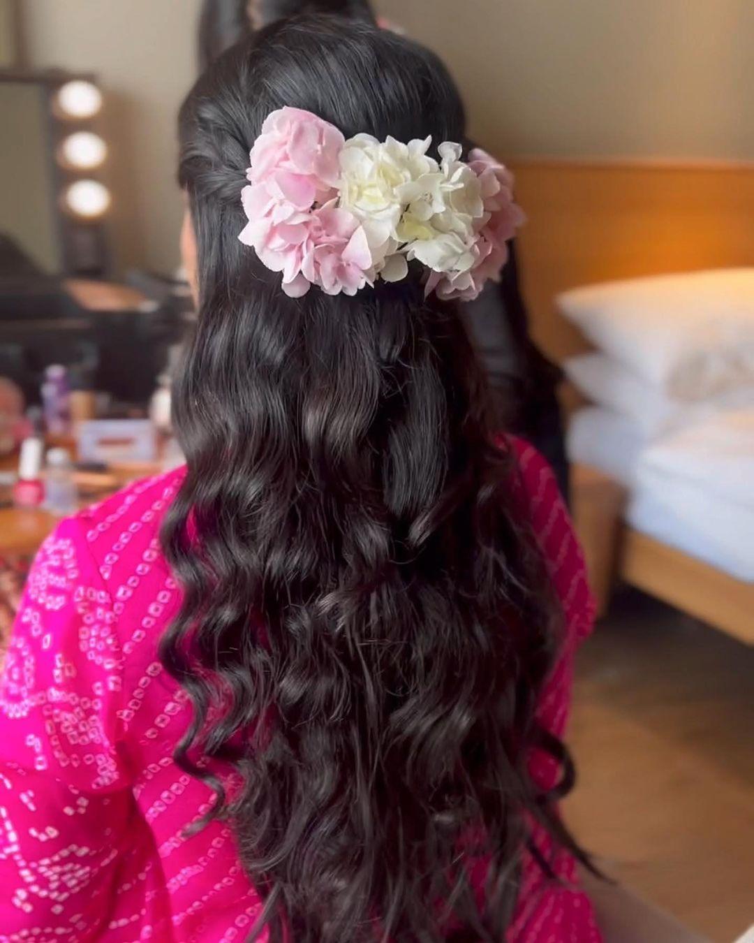 5 gorgeous bridal hairstyles with fresh flowers - Times of India