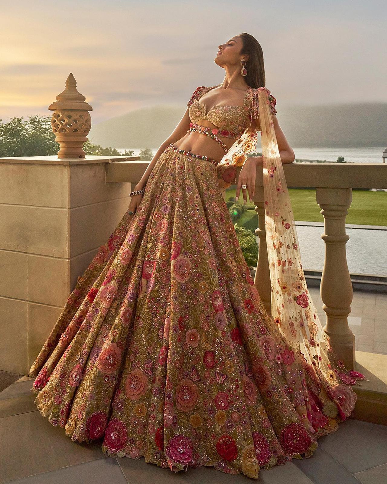 Top 10 Trending Indian Wedding Dresses For Girls 2021