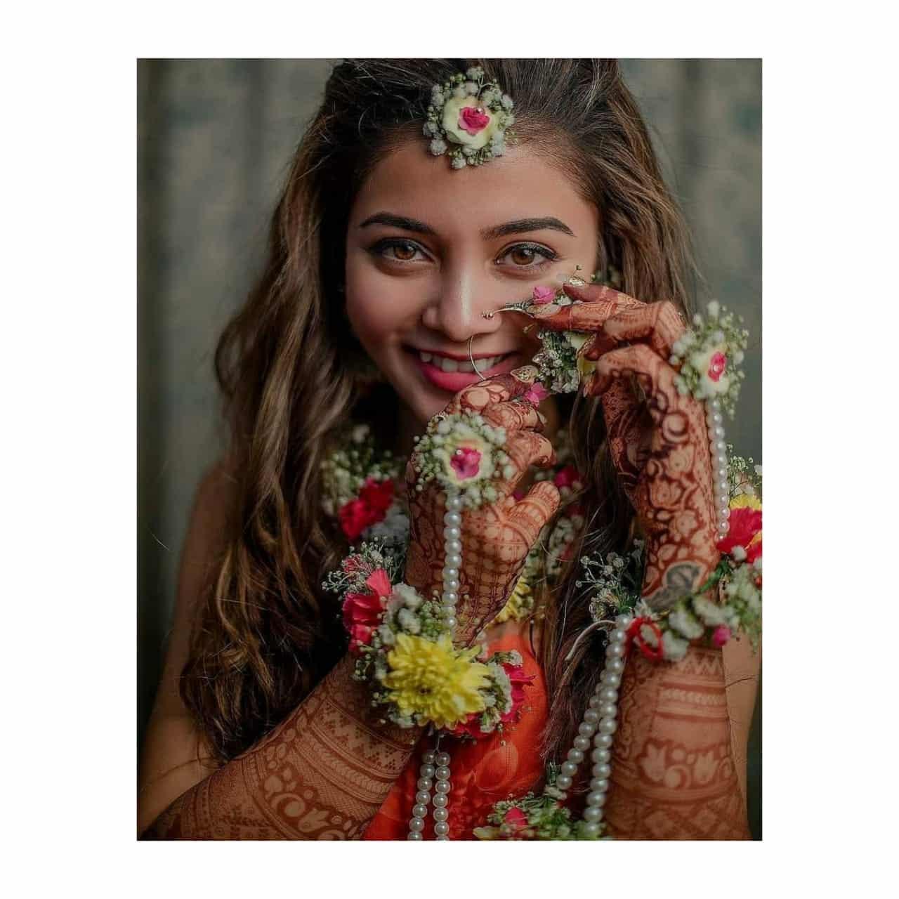 20+ Unique & Fresh Floral Haathphools You Can Wear For Your Mehendi! |  WeddingBazaar