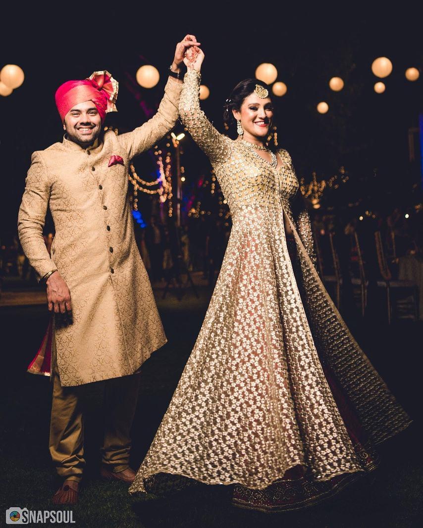Unique bride and groom outfit combination | color-coordinated | coordinated  outfit | Combination dresses, Indian bridal outfits, Indian wedding outfits