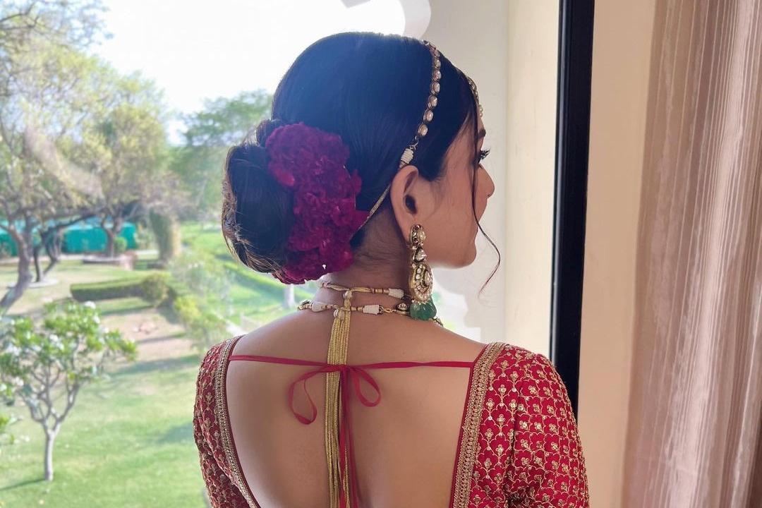 Modern Hairstyles For Traditional Saree Look