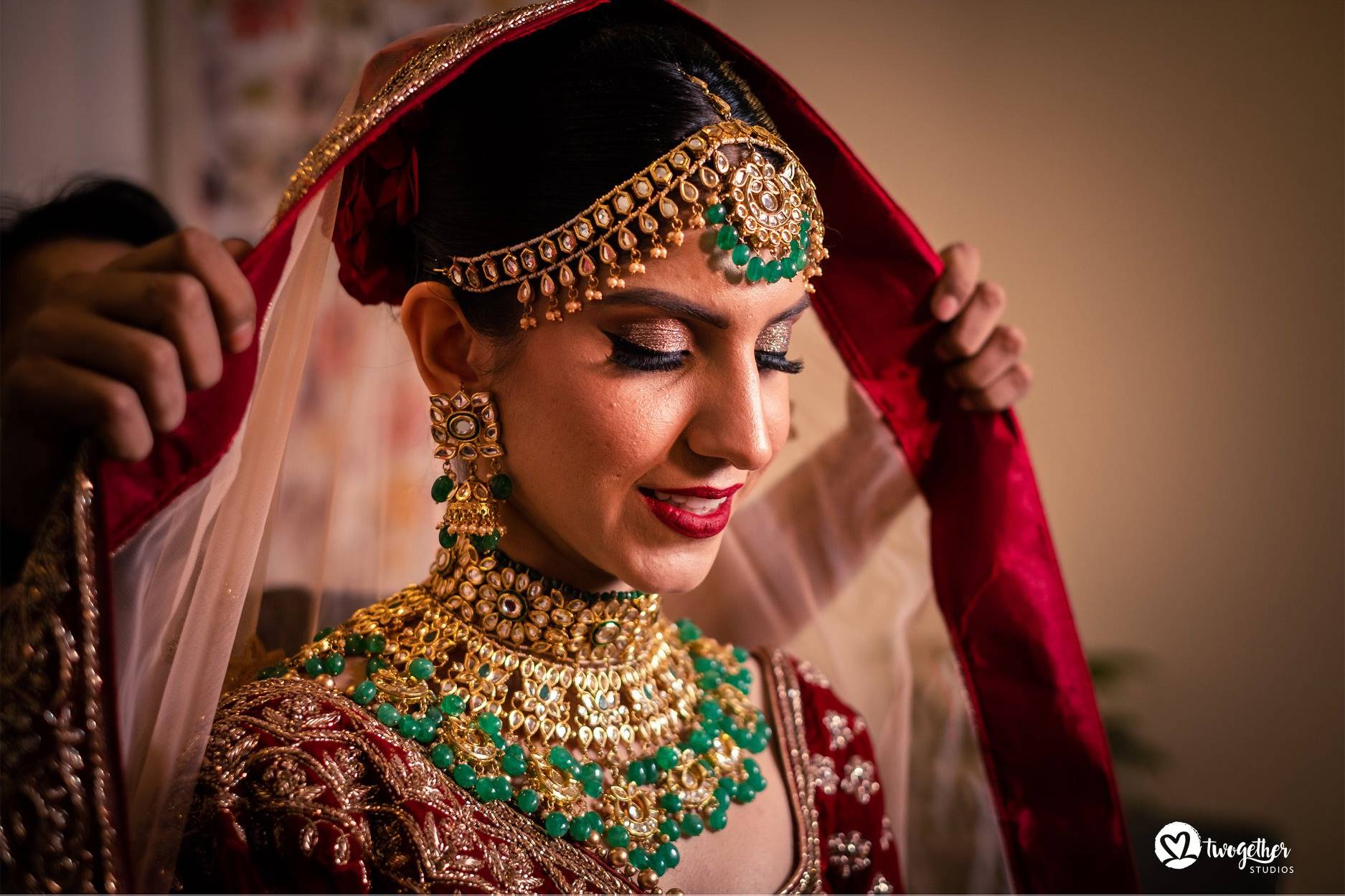 All About Traditional Bengali Bridal Jewellery & Where to Find Them