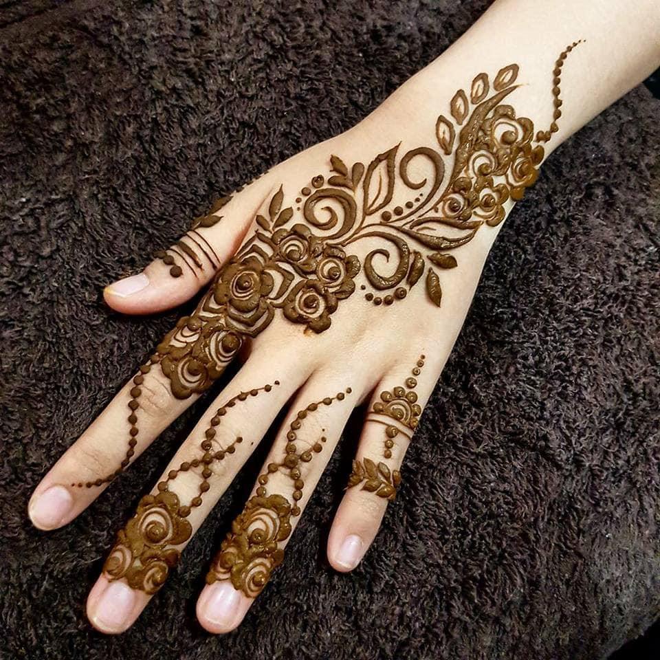 100+ Trending Finger Mehndi Designs for Brides and Bridesmaids