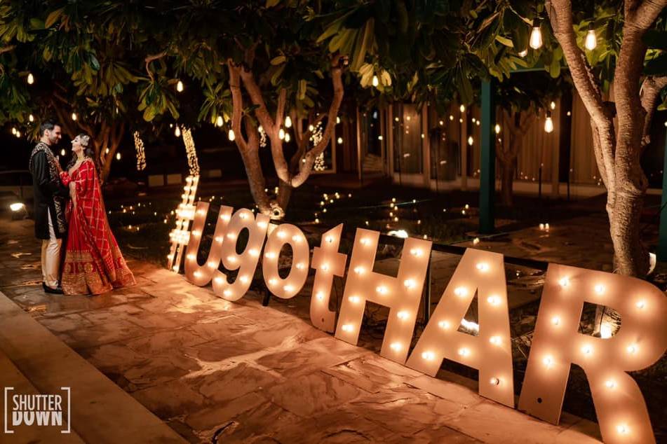 This Will Help You Create the Perfect Wedding Hashtag