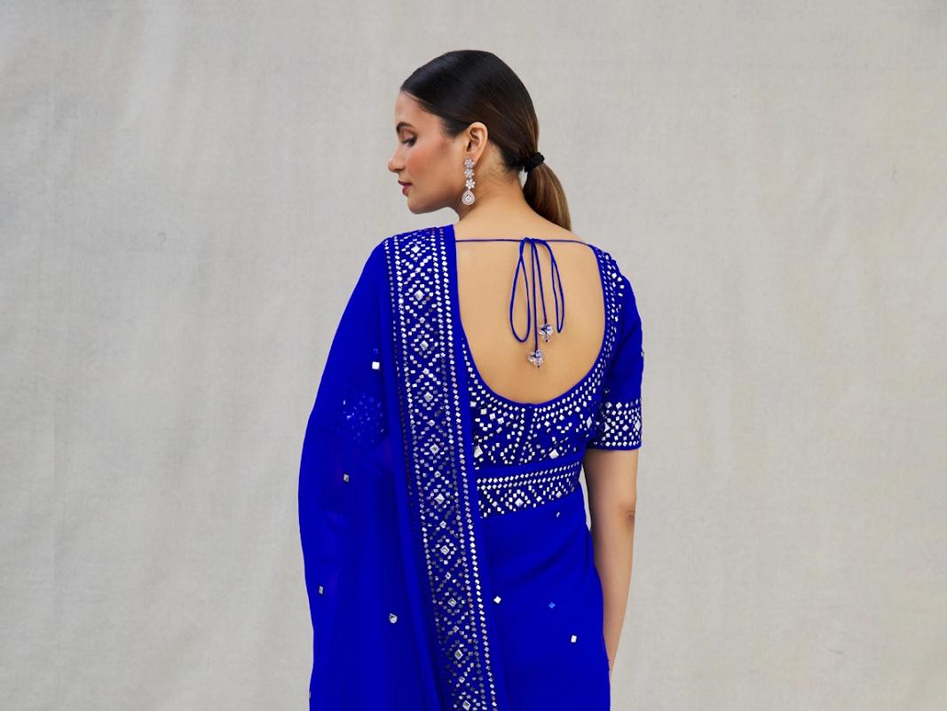 Modern Back V neck saree Blouse Designs | Blouse designs, Fashion blouse  design, Saree blouse designs