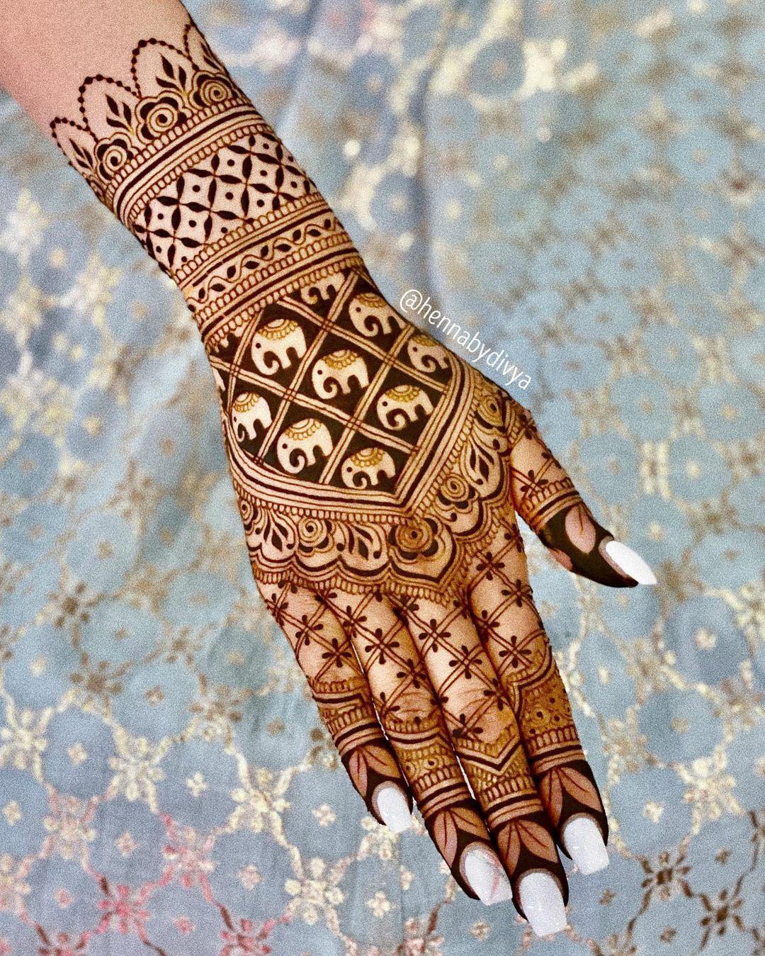 10 Karwa Chauth Mehendi Designs You Can Try This Year