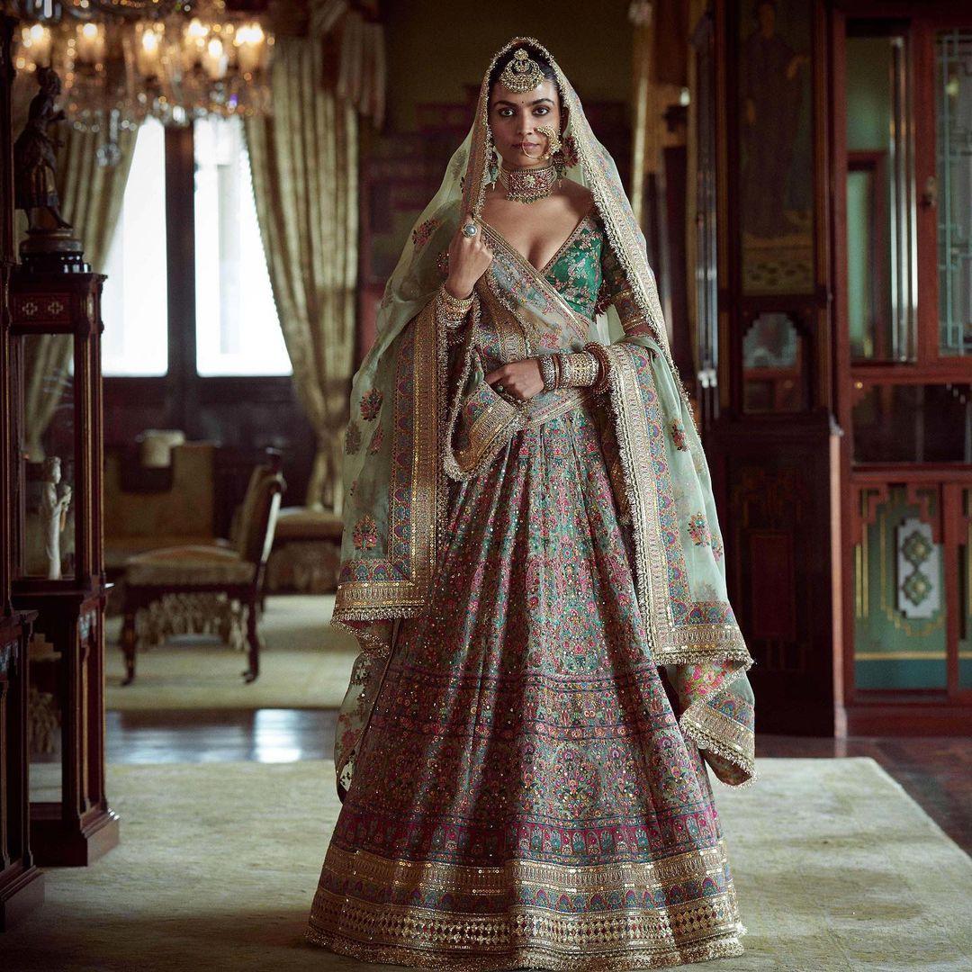 Bridal Fashion: ब्राइडल लहंगे के ये डिजाइंस इस वेडिंग सीजन आपको देंगे खास  लुक, देखें तस्वीरें और करें स्टाइल | latest bridal lehenga designs for  wedding function | HerZindagi