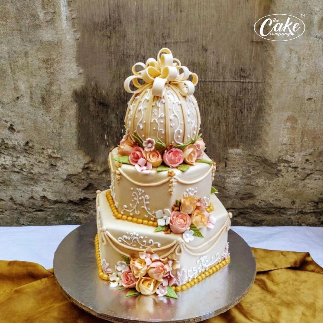 Elegant Engagement Cake - Cake Square Chennai | Cake Shop in Chennai