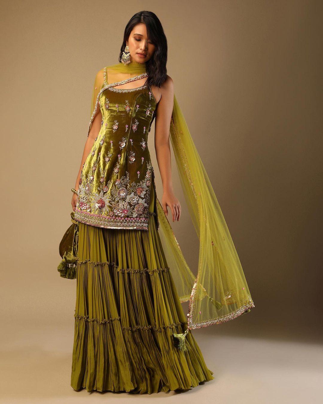 Sharara dress for outlet mehndi